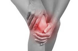 Picture of woman with severe knee pain